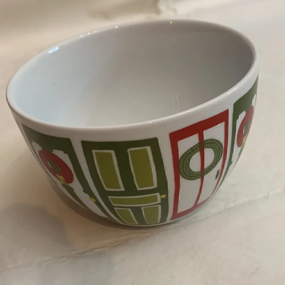 Crate & Barrel Julia Rothman Christmas Decorated Door 4 Cup Or 32 Oz Serve Bowl